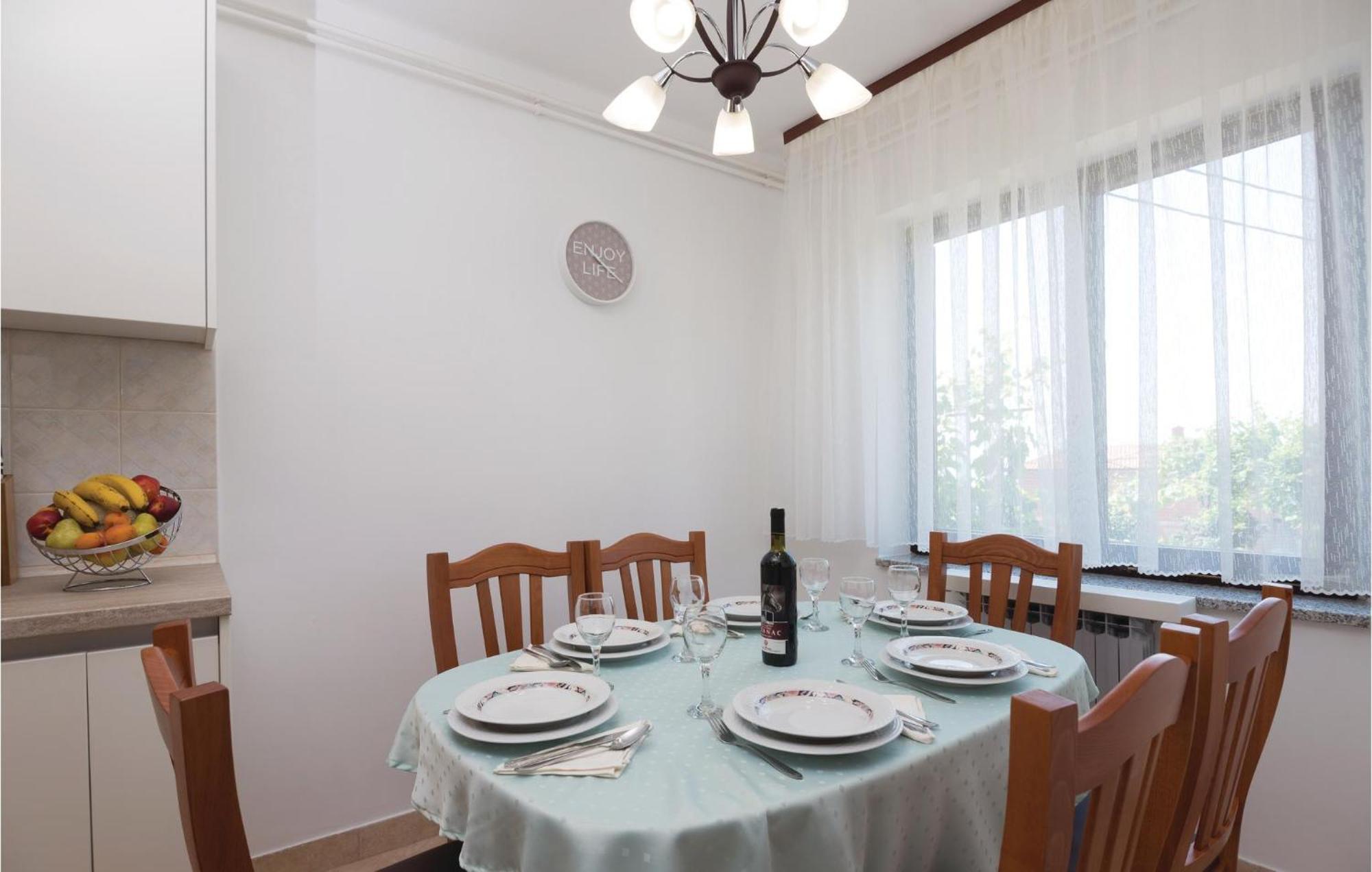 Amazing In With Kitchen Apartment
